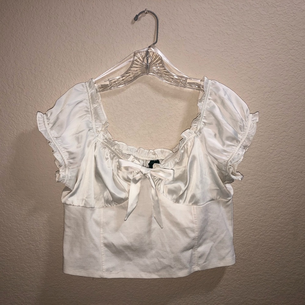 Gorgeous pearl white crop